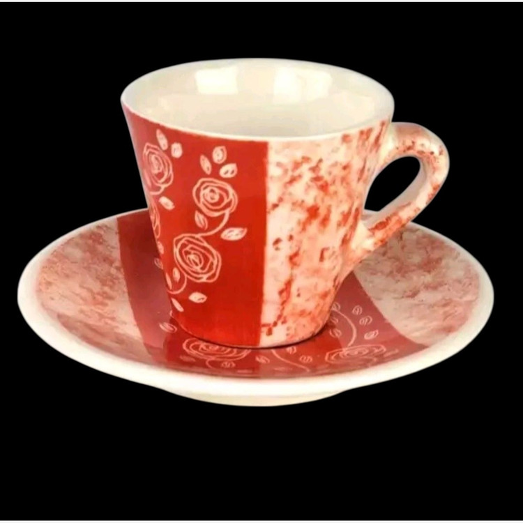 فنجان و نعلبکی